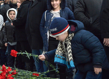 Azerbaijani public honors January 20 tragedy victims’ blessed memory.  Baku, 20 Jan. 2016